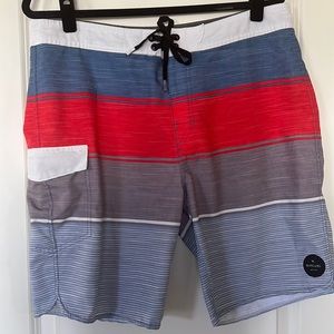 Rip Curl | (L) Mens un-lined 9” board shorts/ swim trunks